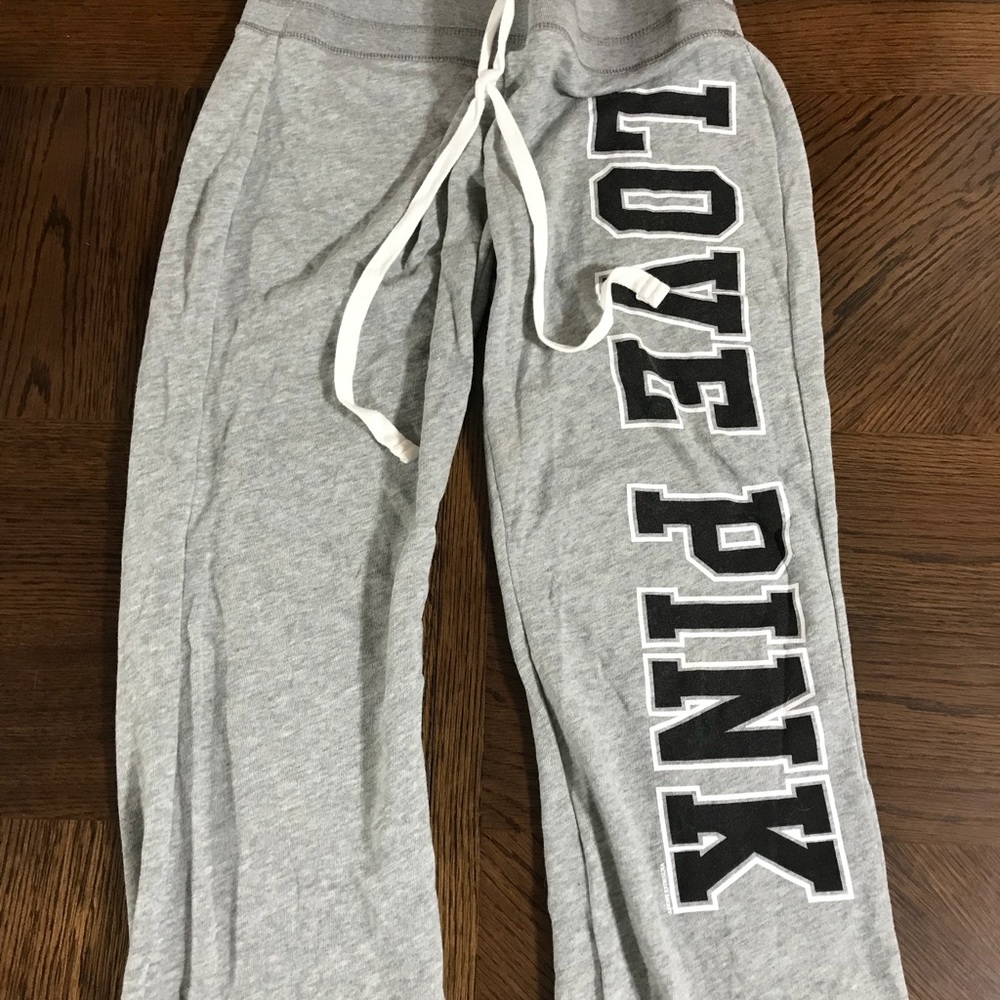 VICTORIA SECRET PINK SWEATSHIRT AND PANTS
